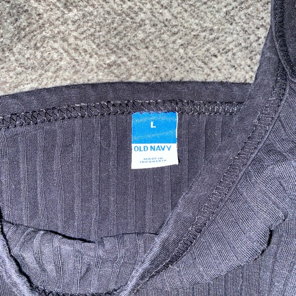 Old navy tank top - Picture 2 of 3